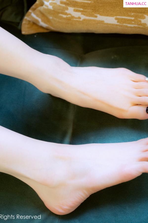 婠婠么  [XiuRen]高清写真图 2023.01.04 No.6080 婠婠么 黑丝美腿第77张图片